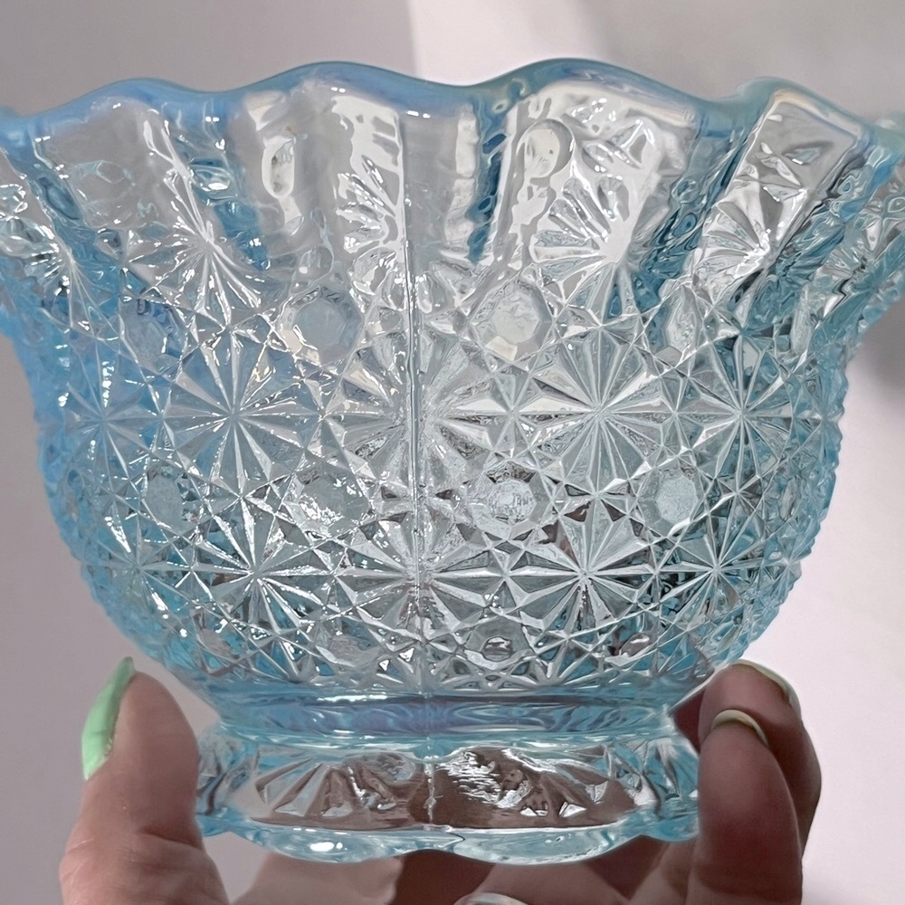 1960’s L.E. Smith Daisy & Button bowl, in blue opalescent, vintage - Picture 7 of 11